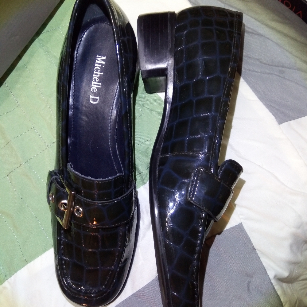 🆕 Loafers by Michelle D size 7 5 color black/blue